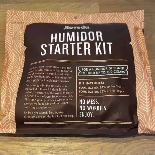 een kit met boveda bevochtigingszakjes